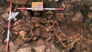Βρέθηκαν σκελετοί αγκαλιασμένων ενηλίκων σε ανασκαφή στο Διρό!