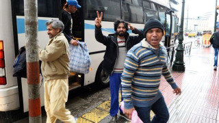 Αφήνουν στο κέντρο της Αθήνας τους κρατούμενους της Αμυγδαλέζας