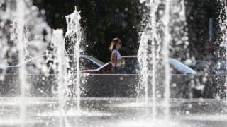 Καιρός : Το καλοκαίρι είναι ακόμα εδώ – Ανεβαίνει κι άλλο ο υδράργυρος