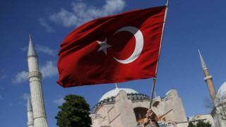 Ακσόι: «Η Ελλάδα προσπαθεί να δημιουργήσει ψευδείς ατζέντες στην περιοχή»