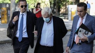 Υπόθεση Folli Follie: Προφυλακιστέοι πατέρας και γιος