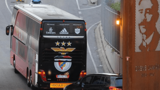 Οπαδοί περίμεναν την Μπενφίκα στο αεροδρόμιο!