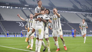 Δεν τη σταματάει ούτε η παράδοση