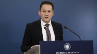 Πέτσας: «Καμία κυβέρνηση δεν συζητά αποστρατικοποίηση των νησιών»