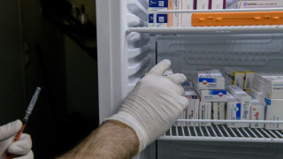 Εμβόλια γρίπης και πνευμονιόκοκκου: Ποιοι πρέπει να τα κάνουν, ποιες οι ευάλωτες ομάδες