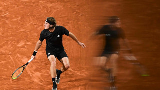 Βαρύς ο πέλεκυς στον Τσιτσιπά λόγω... του πατέρα του!