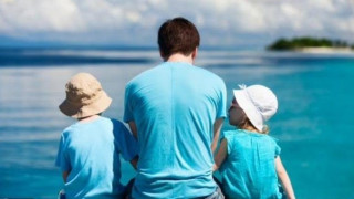 Γονική άδεια και στους μπαμπάδες μέχρι ένα εξάμηνο
