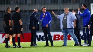 Μόνο τέσσερις μήνες απαγόρευση εισόδου σε Καραπαπά που... απαλλάχθηκε για τις απειλές!