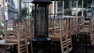 Κλειστά σχολεία, μπαρ και εστίαση έως τις 7 Ιανουαρίου