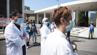 Απίστευτο: Οι νοσοκομειακοί γιατροί Θεσσαλονίκης καλούν σε πορεία για το Πολυτεχνείο!