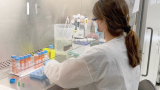 Reuters: Με αυτή την τιμή θα αγοράσει το εμβόλιο η Ευρώπη