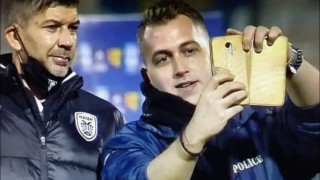 Viral - selfie με αστυνομικό ο Πάμπλο Γκαρσία!