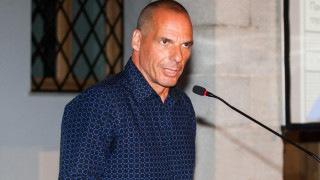Πόσα αξίζει μία φωτογραφία του Γιάνη Βαρουφάκη; (pic)