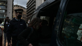 Χρυσοχοΐδης: «Συγγνώμη για τις συλλήψεις γυναικών στο Σύνταγμα»
