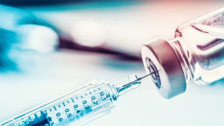 ΠΟΕΔΗΝ: Μηνύσεις η απάντηση στις θεωρίες για φυσιολογικό ορό αντί για εμβόλιο