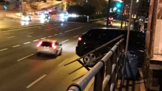 Τζιπάκι εκτροχιάστηκε και κρεμόταν στον... δρόμο