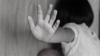 Θεσσαλονίκη: 32χρονος κατηγορείται για το βιασμό της ανήλικης κόρης του