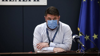 LIVESTREAMING: Ο Νίκος Χαρδαλιάς ανακοινώνει τα έκτακτα μέτρα για τον κορωνοϊό