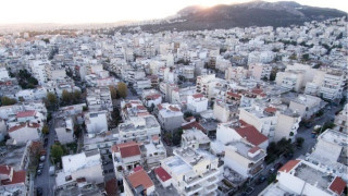 «Ανατροπή» και αναταραχή στην προεκλογική μάχη λόγω πλειστηριασμών