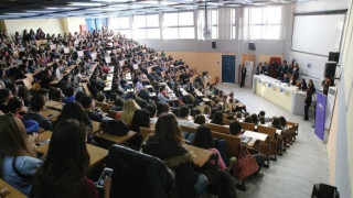 ΑΕΙ: Τέλος στους «αιώνιους φοιτητές», αλλάζουν οι βάσεις εισαγωγής