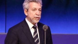 Μπάζει από παντού ο νόμος Κοντονή