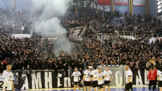 Και σήκωσε το, το... τιμημένο! (videos)
