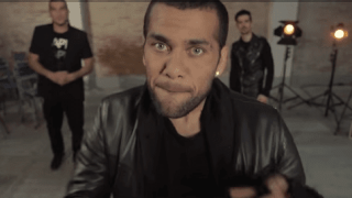 Ο πολυτάλαντος… Ντάνι Άλβες (Video)