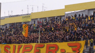 Ξέφρενο πάρτι στις κερκίδες