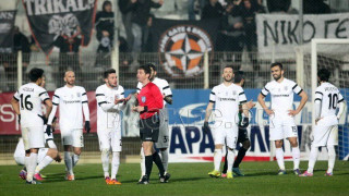 Σύνθημα και για τα... φράγκα του Σαββίδη, ζήτησαν τον Κλάους οι οπαδοί!