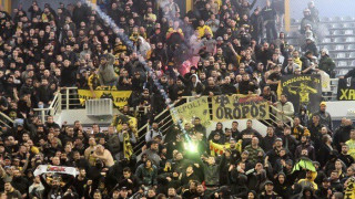 H στιγμή των επεισοδίων στο «Παλατάκι»! (videos)