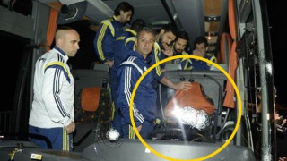Πυροβολισμοί στο πούλμαν που μετέφερε την αποστολή της Φενέρ! (video)