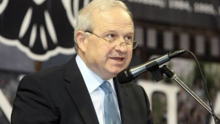 Κατεβαίνει... μόνος του ο Κατσαρής
