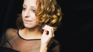 Λυδία Σέρβου : «Με κλείδωσε στο σπίτι του και με κυνηγούσε γυμνός»