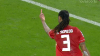 Κλάτενμπεργκ: Έκανε τα… στραβά μάτια στη χειρονομία του Σεμέδο!