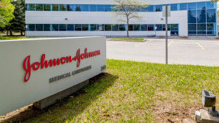 O EMA κάνει λόγο για νέες παρενέργειες σε AstraZeneca και Johnson & Johnson