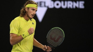 Υποκλίνονται στον Τσιτσιπά τα ισπανικά μέσα