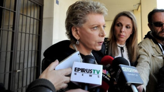 Ακρίτα: «Έρευνα για τις ΜΚΟ που έστειλαν προσφυγόπουλα στον παιδοβιαστή»