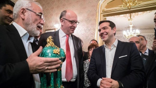 Η συνάντηση Σαββίδη - Τσίπρα και η έκπληξη! (pics)