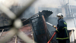 Ένας νεκρός από πυρκαγιά σε εργοστάσιο στο Βόλο