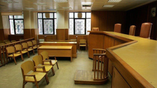 Παραιτήθηκαν όλοι οι δικηγόροι στη δίκη για το σκάνδαλο της Proton Bank
