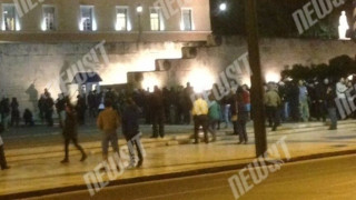 Έφοδος στο Μνημείο του Αγνώστου Στρατιώτη (pics, vid)