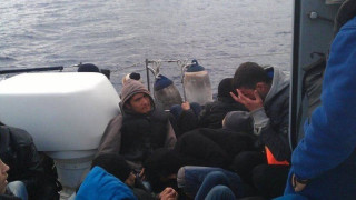 Αγωνία για νέο ναυάγιο στη Μεσόγειο με 300 μετανάστες, 20 νεκροί