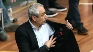 Καλμαζίδης: «Έπρεπε να διακοπεί το ματς»