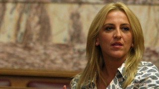  Ρένα Δούρου:  Αντιμετώπισα την πρόκληση «bitch» ή «bimbo»