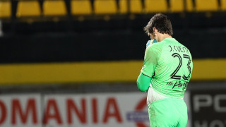 Όλος ο Αρης μια αγκαλιά στον Κουέστα