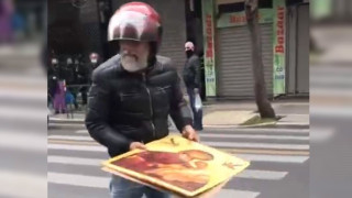 Βεβήλωσαν εικόνα της Παναγίας στη χθεσινή συγκέντρωση για τον Κουφοντίνα στην Αθήνα