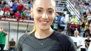 Η Άννα Κορακακη έγινε κοκκινομάλλα!