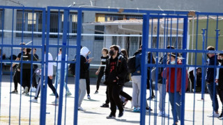 Mετά το Πάσχα Γυμνάσια και Δημοτικά -Το επιβεβαίωσε η Κεραμέως