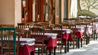 Tραπεζοκαθίσματα: Παρατείνεται η δυνατότητα ατελούς παραχώρησης πρόσθετου χώρου