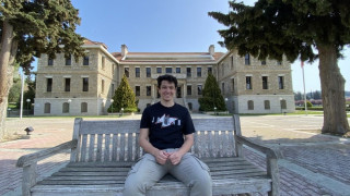 Ο Θεσσαλονικιός μαθητής στο Yale: Η τρομερή αντίδραση των γονέων αλλά και της γιαγιάς του!